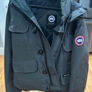 Men’s Large Canada Goose, brand new